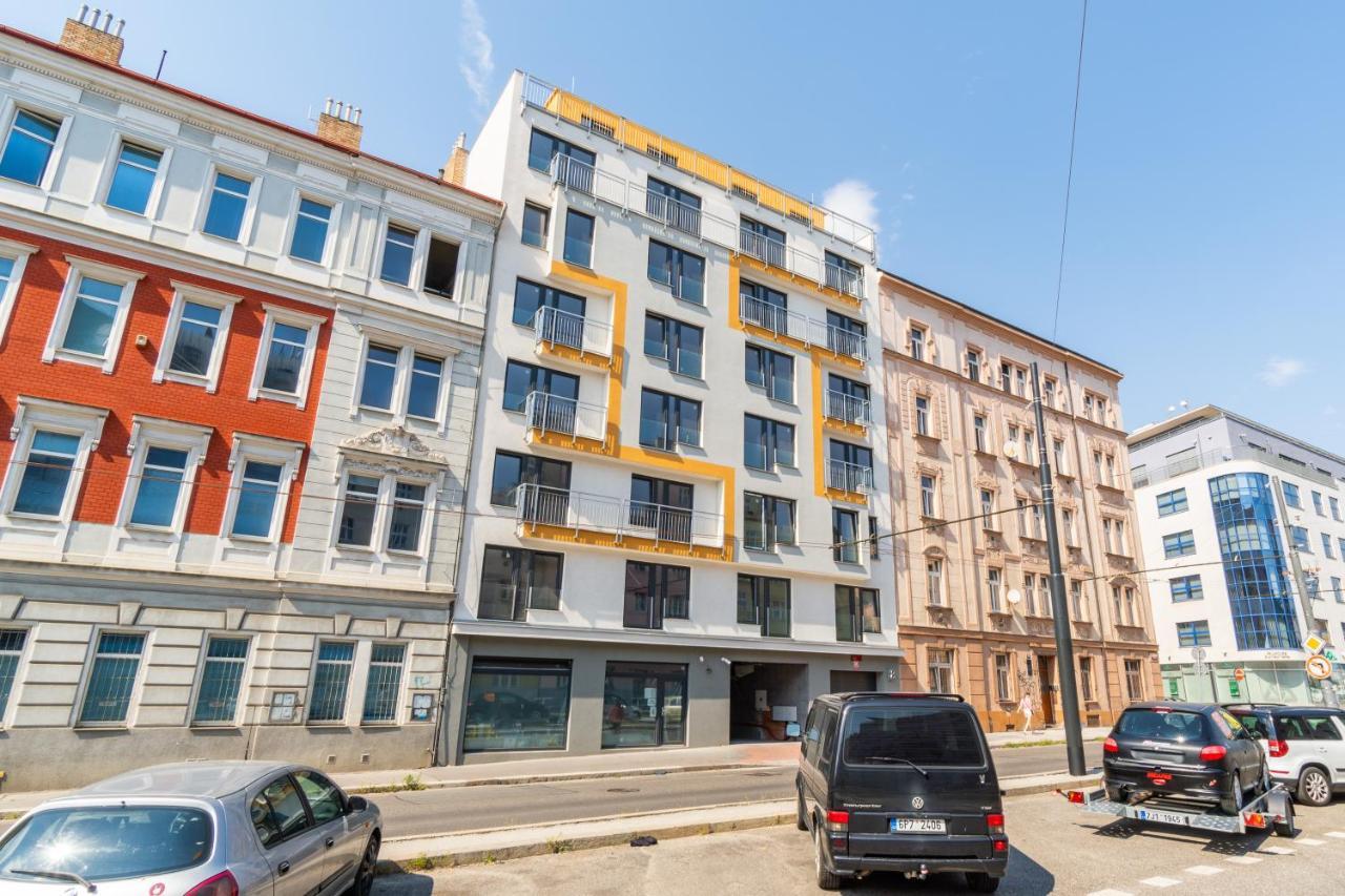 Brand New Studio Apartment # 42 In Brand New Building With Free Parking In The Center プラハ エクステリア 写真