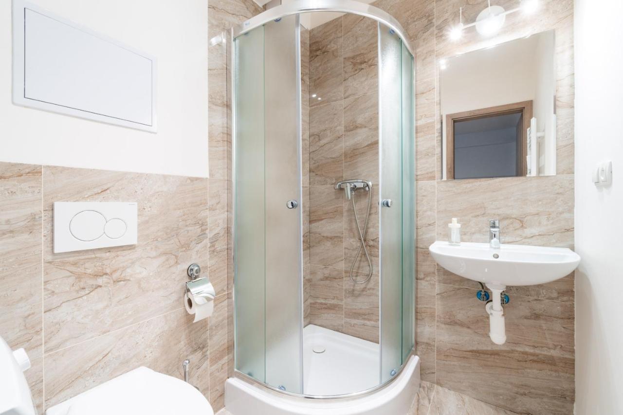 Brand New Studio Apartment # 42 In Brand New Building With Free Parking In The Center プラハ エクステリア 写真